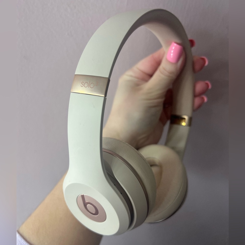 Beats By Dre Solo 3 Wireless Headphones - Matte Rose Gold